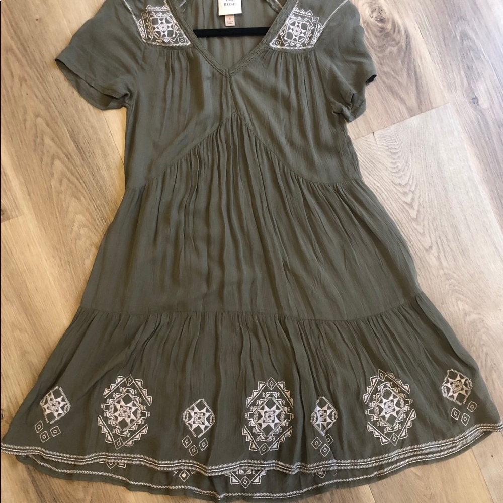 Knox Rose flowy short dress